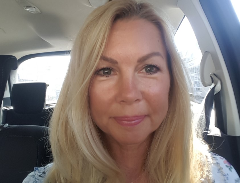 Sarah Allen Headshot (1)